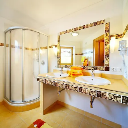 Biohotel Castello Hotel Konigsleiten