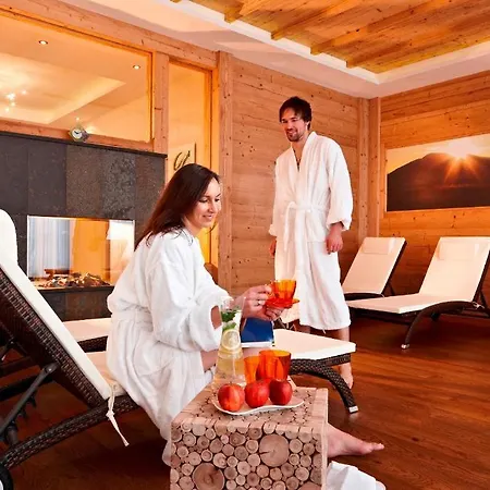 Biohotel Castello ホテル 4*